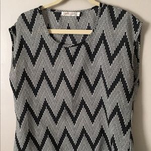 Liberty love SZ L black & cream Chevron print top